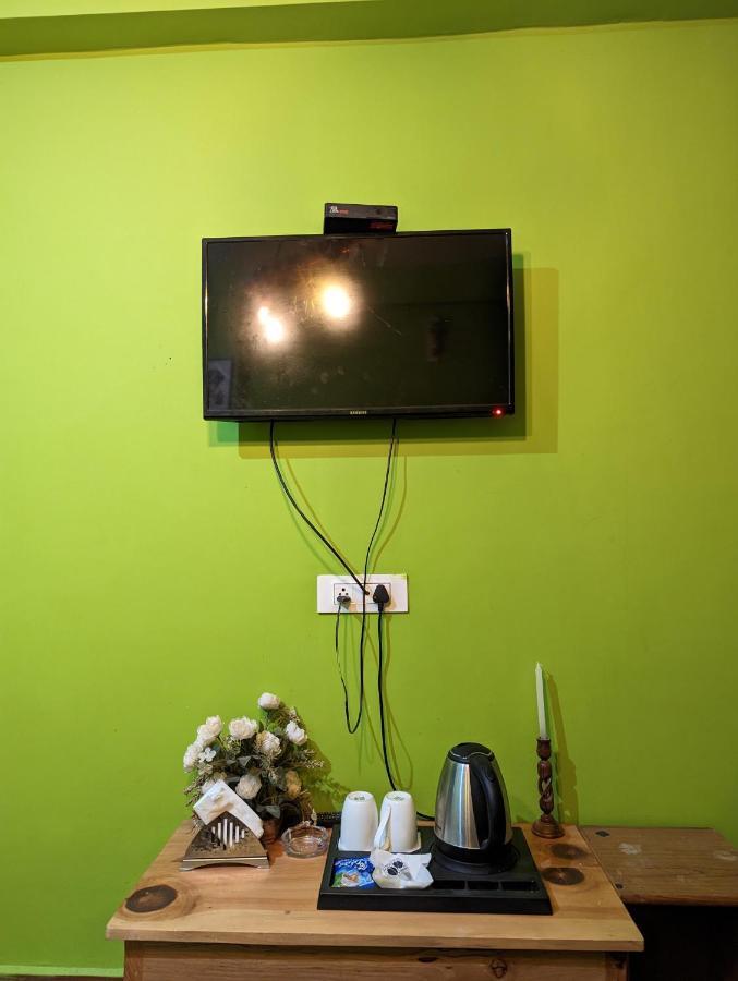 Attic Monkey Cafe & Rooms 马拉里 外观 照片
