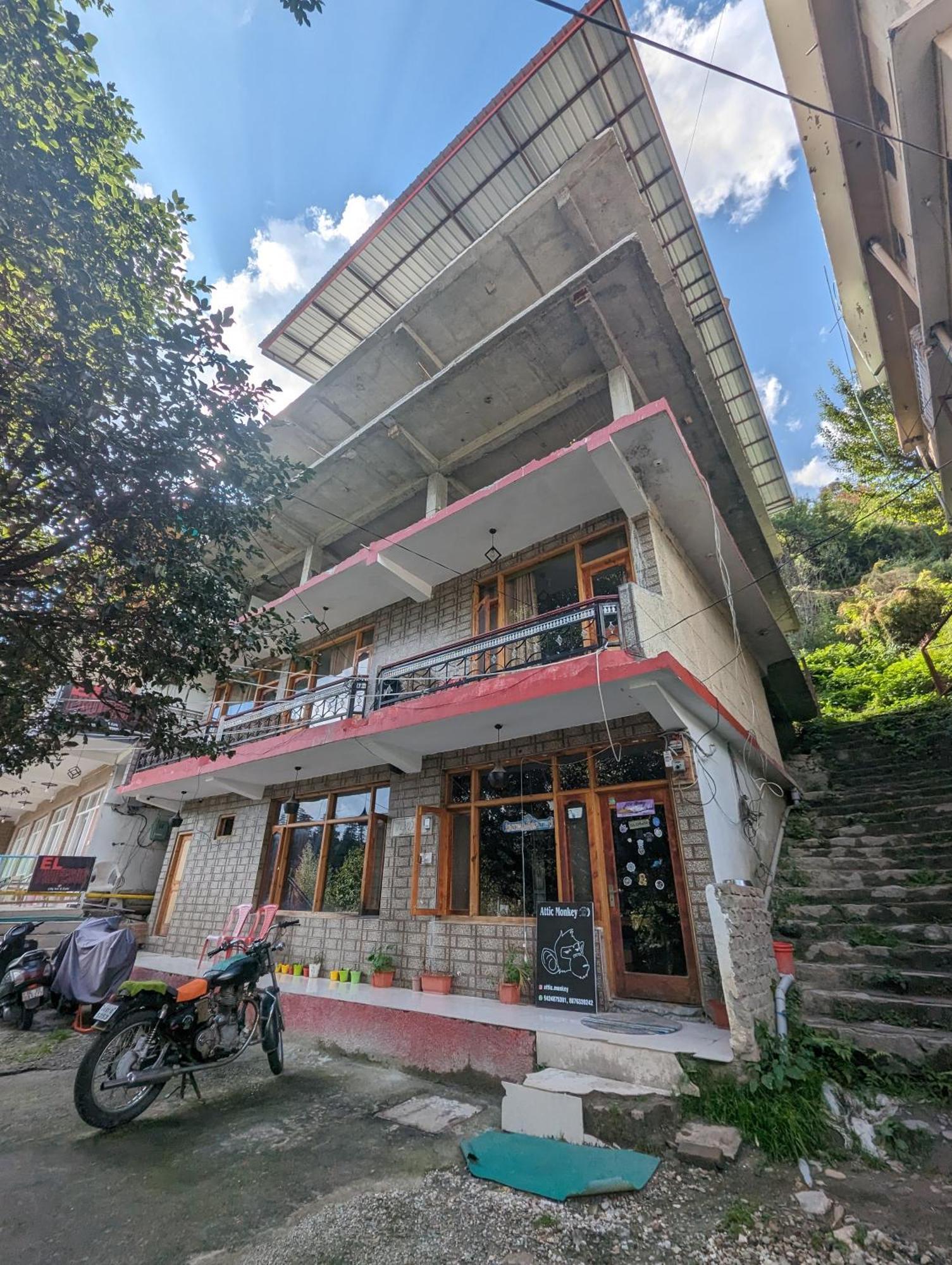 Attic Monkey Cafe & Rooms 马拉里 外观 照片